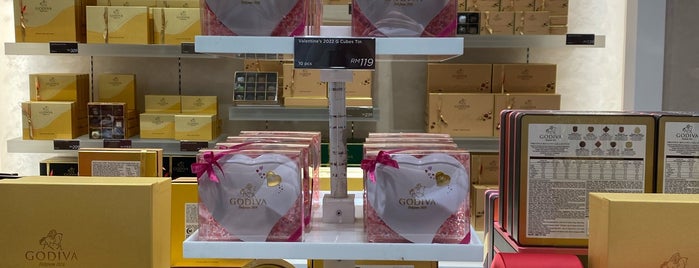Godiva Chocolatier is one of Locais salvos de FIRST THUCH.