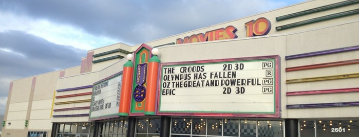 Cinemark Movies 10 is one of สถานที่ที่ Rick E ถูกใจ.