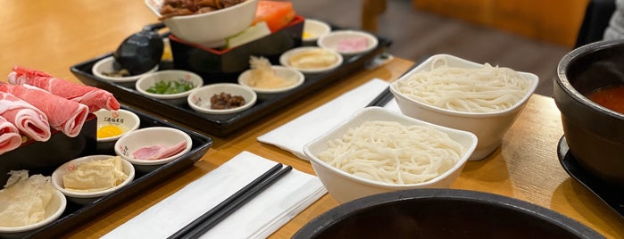Shi Miaodao (Ten Seconds) Yunnan Rice Noodle is one of Lugares favoritos de Rex.