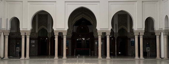 Grand Mosque of Paris is one of Thomas's Saved Places.