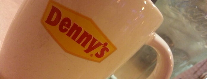 Denny's is one of Lieux qui ont plu à James.