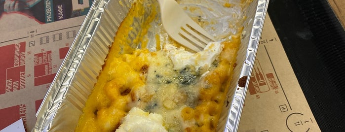 Mac & Cheese is one of Marinaさんのお気に入りスポット.