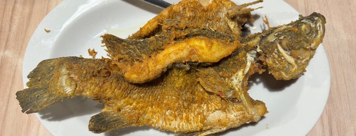 Barelang Seafood Restaurant is one of Restaurant and Cafe (Batam).