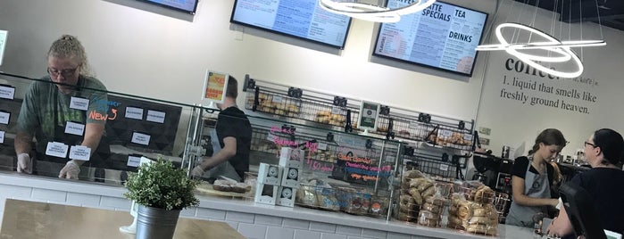 5 Borough Bagels is one of Yoshiさんのお気に入りスポット.