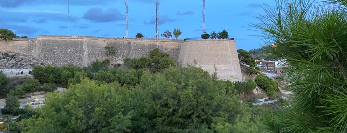 Castillo de San Fernando is one of Alicante urban treasures.