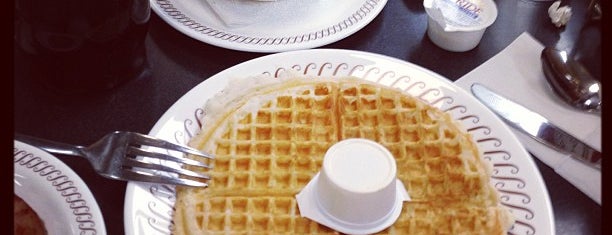 Waffle House is one of gabrielさんのお気に入りスポット.