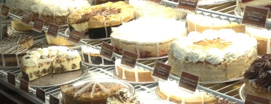 The Cheesecake Factory is one of Lieux qui ont plu à Jackie.