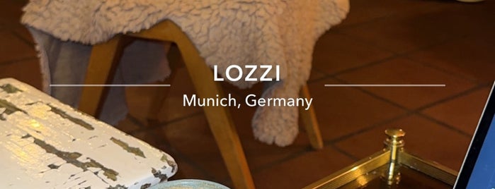 Café Lozzi is one of Restaurants/Bars auschecken.