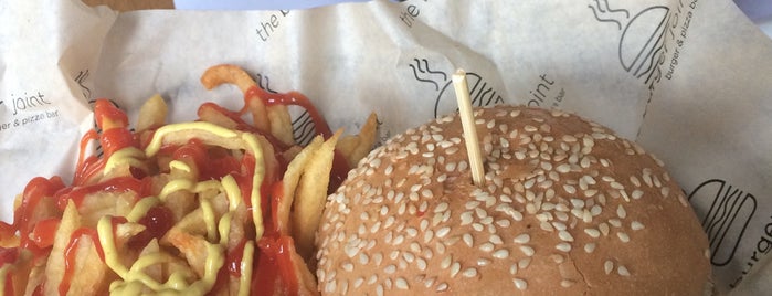 The Burger Joint is one of Orte, die Eline🍩 gefallen.