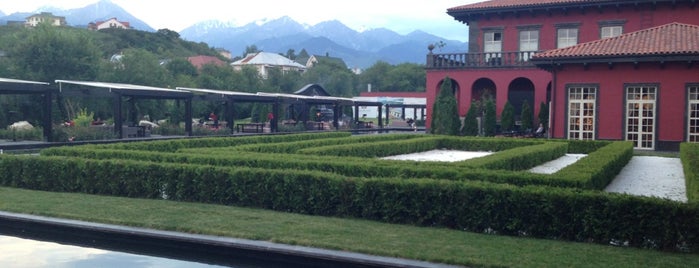 Villa Dei Fiori is one of Летние террасы Алматы - Summer Terrace Almaty.