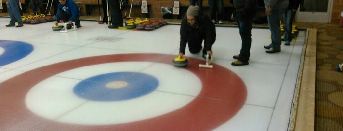 Ferndale Activity Center / Detroit Curling Club is one of Kristeena'nın Beğendiği Mekanlar.