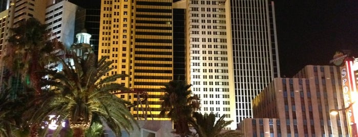 The Las Vegas Strip is one of park ve eylence.