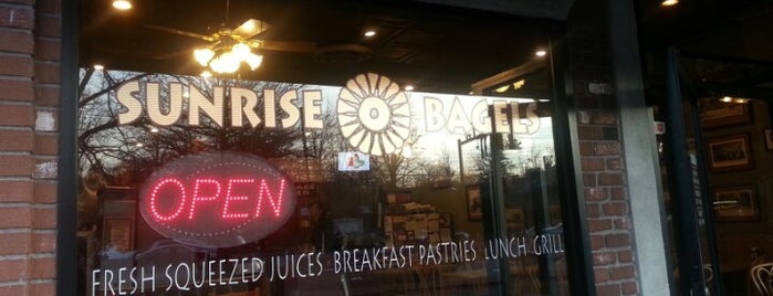 Sunrise Bagels is one of Lizzieさんの保存済みスポット.
