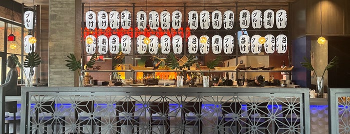 Blue Sushi Sake Grill is one of สถานที่ที่ Bob ถูกใจ.