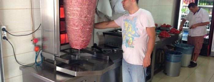 Tombul Döner is one of Locais curtidos por Sezgin.