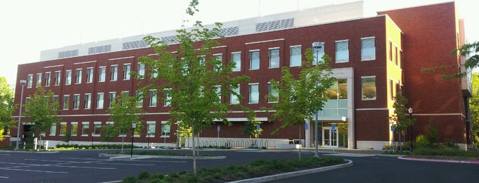 Linus Pauling Science Center (OSU) is one of สถานที่ที่ Vahid ถูกใจ.