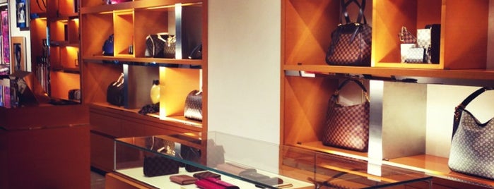 Louis Vuitton is one of Posti che sono piaciuti a Fuad.