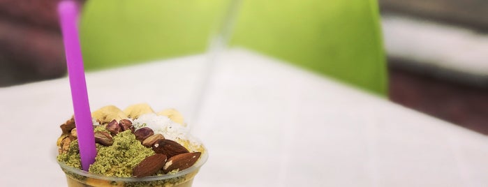 Shadi Ice Cream | بستنی شادی is one of Lugares favoritos de باها.