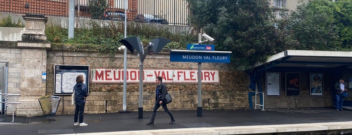 RER Meudon — Val Fleury [C] is one of Paris Metro.