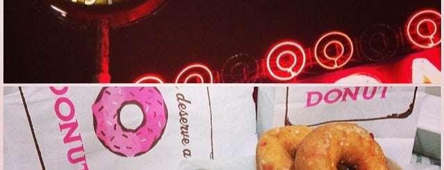 Gibson's Donuts is one of Memphis Sights.