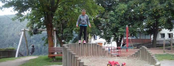 Spielplatz is one of Orte, die Vito gefallen.