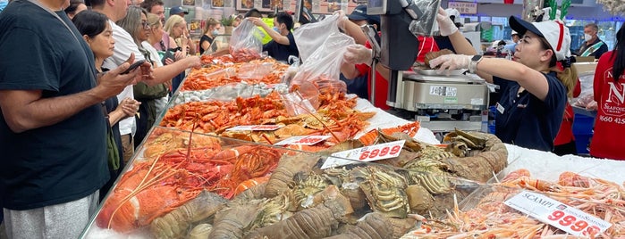 Claudio's Seafoods is one of Charles Ryan's recommended eating places.