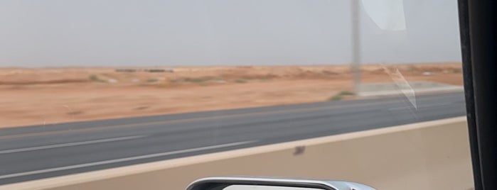 طريق القصيم AlQassim High Way is one of Ahmedさんのお気に入りスポット.