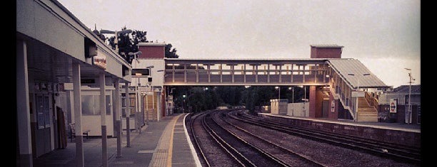 Forest Hill Railway Station (FOH) is one of UK Train Stations.