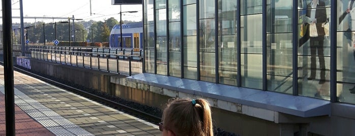 Station Amersfoort Vathorst is one of Treinstations.