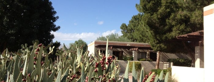 Scottsdale Cottonwoods Resorts & Suites is one of Motels.