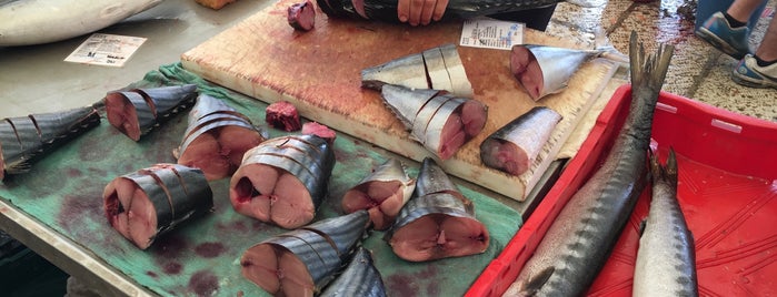 fish market is one of Locais curtidos por Sveta.