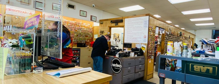 Busse's Lock Service is one of Stores.