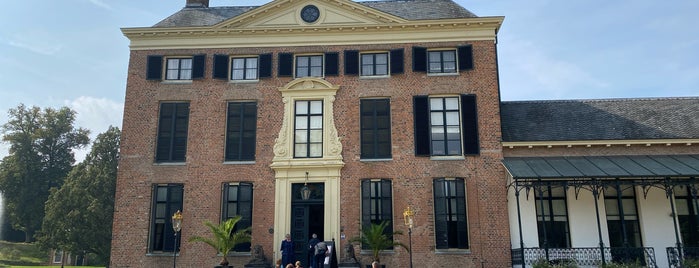 Kasteel Rosendael is one of Hollanda.