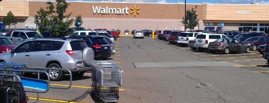 Walmart Supercenter is one of Locais curtidos por Kam.