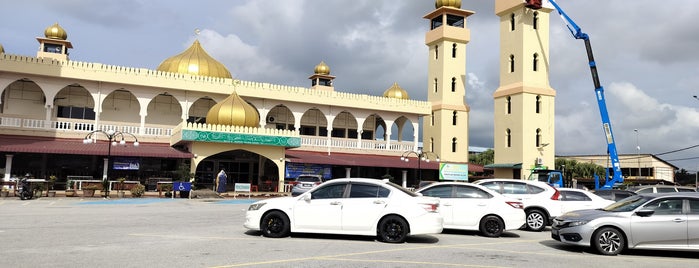 Masjid Ar-Raudah is one of b.