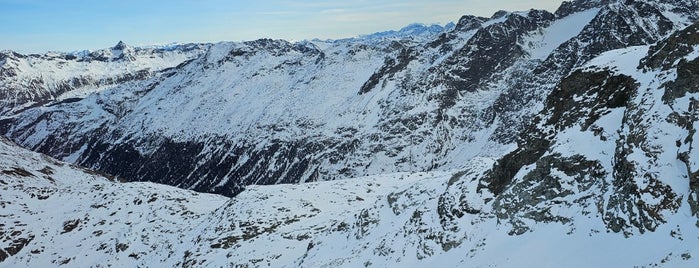 Chantarella–Corviglia (C) is one of St Moritz.