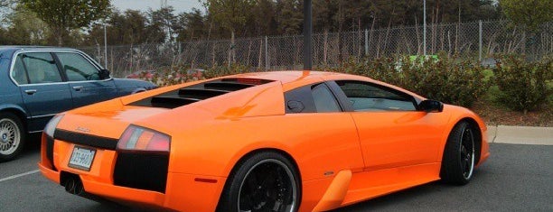 Lamborghini Dealership is one of Allen 님이 좋아한 장소.