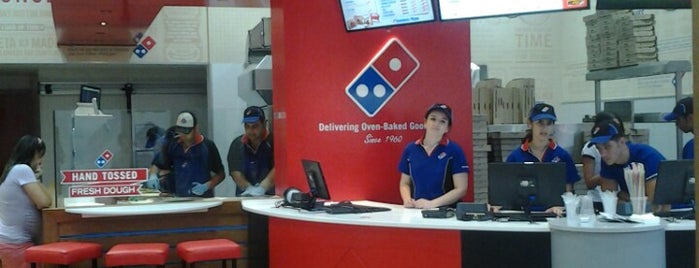 Domino's Pizza is one of Locais curtidos por Cuneyt.
