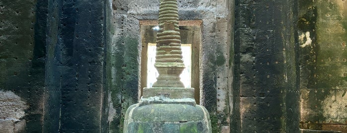 Preah Khan is one of Tempat yang Disukai Fathima.
