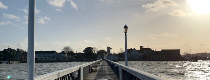 Yarmouth Pier is one of Lugares favoritos de Carl.