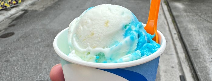 BLUE SEAL パーラー大湾店 is one of Okinawa.