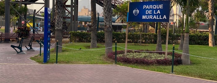 Parque de la Muralla is one of Bienal de Fotografia de Lima.