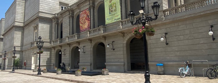 Teatro Municipal de Lima is one of Mis Lugares.