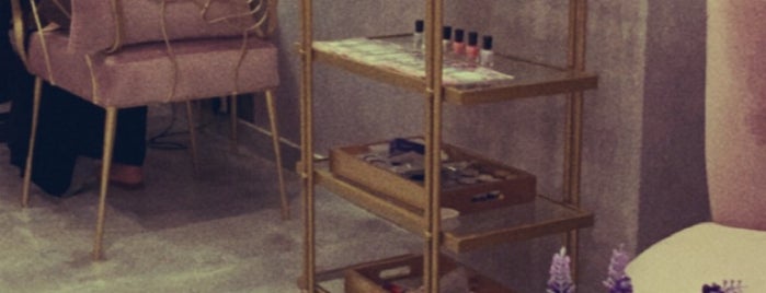 The Nail Boutique is one of Rana. 님이 좋아한 장소.