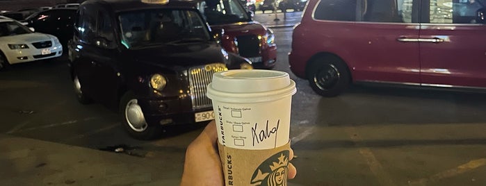 Starbucks is one of Metin'in Beğendiği Mekanlar.