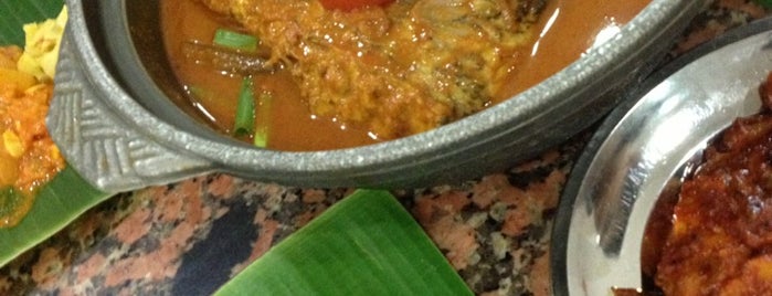 Karu's Indian Banana Leaf Restaurant is one of Neu Tea's Singapore Trip 新加坡.