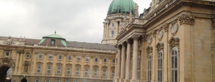 Musée historique de Budapest is one of Матрёшки в Будапеште.