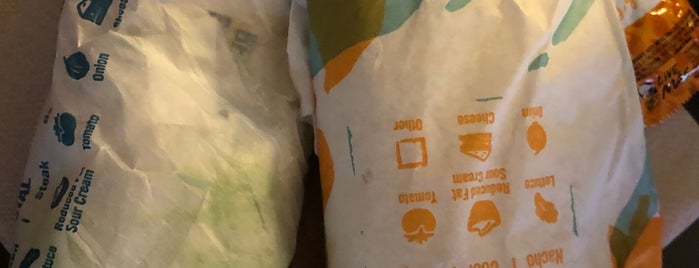 Taco Bell is one of Jenniferさんのお気に入りスポット.