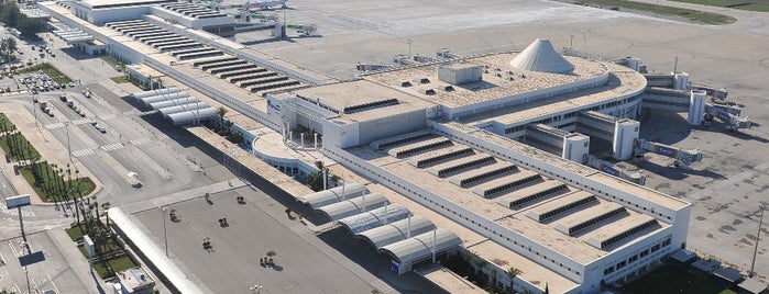 Aeropuerto de Antalya (AYT) is one of Lugares guardados de ♂️Antalya Masaj.