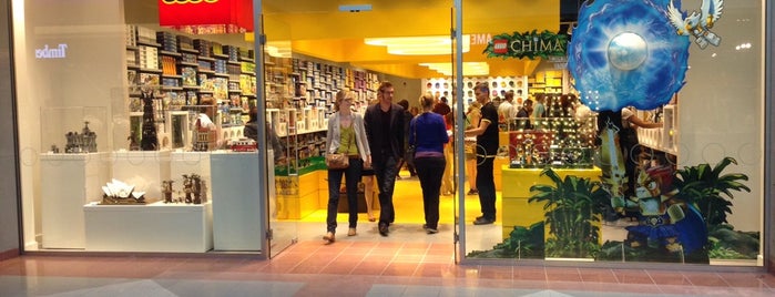 The LEGO® Store is one of LEGO Benelux.